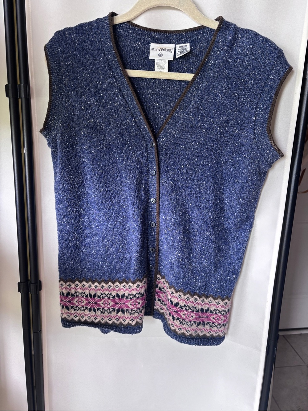 Vintage kathy ireland Blue Knit Button-Front Sweater Vest with Pink Pattern